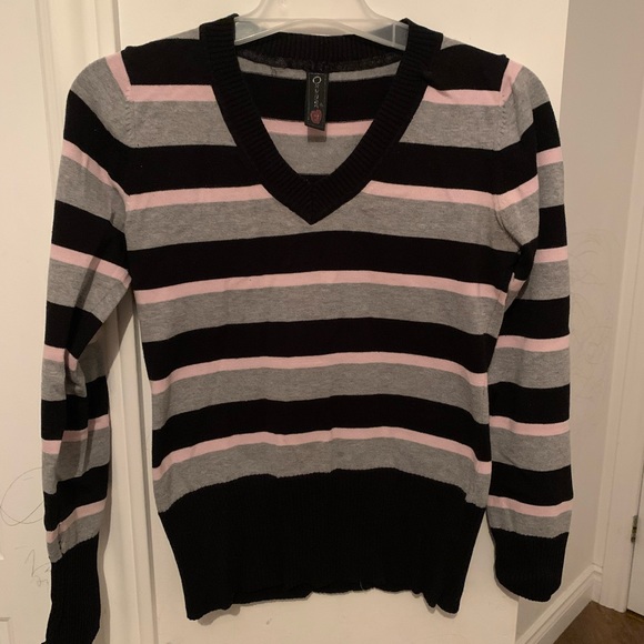 Top - Picture 1 of 4